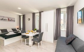 Apartments And Rooms Adriatic Suites
