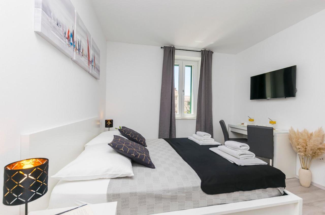 Apartments And Rooms Adriatic Suites Šibenik Extérieur photo