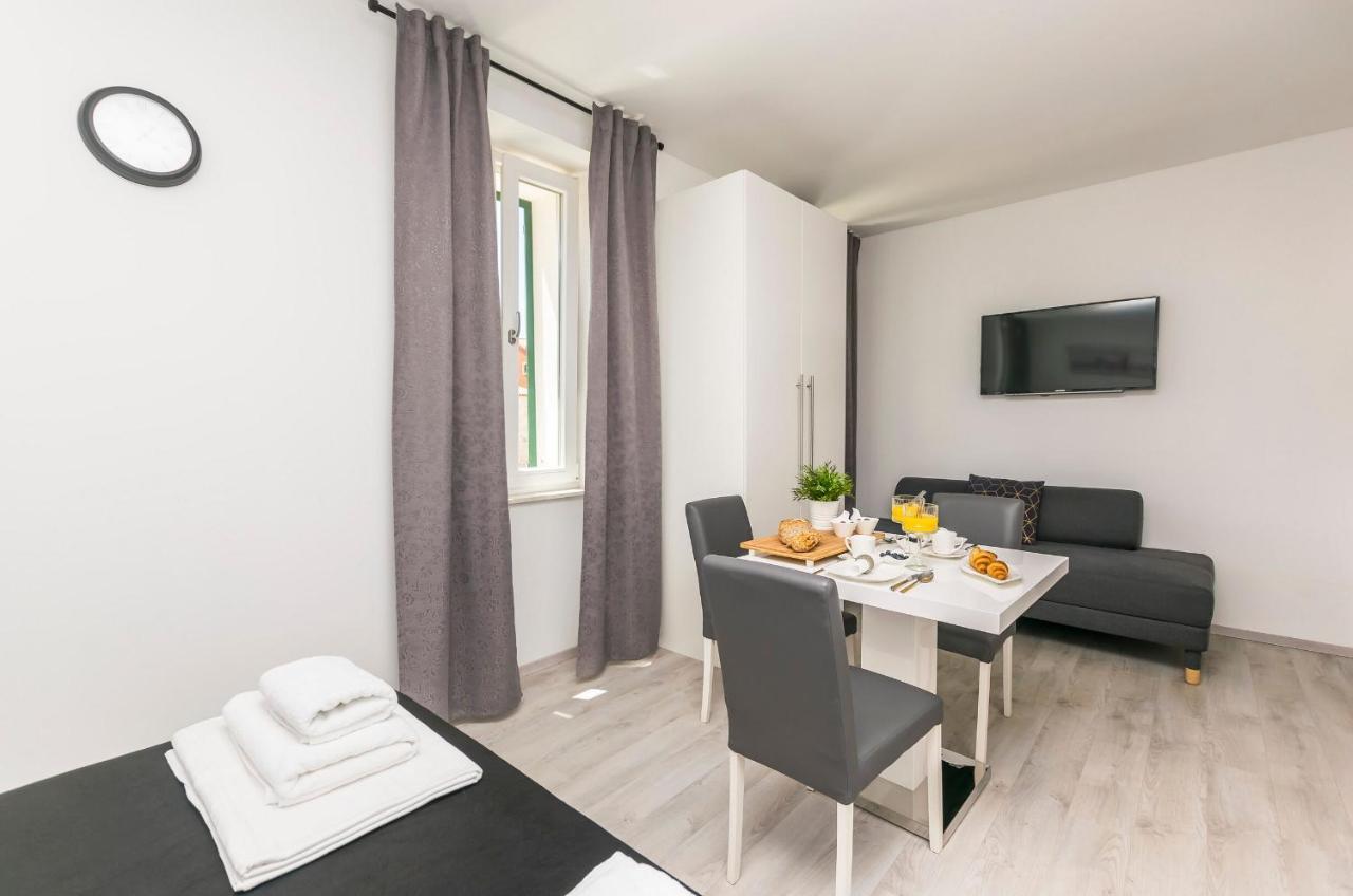 Apartments And Rooms Adriatic Suites Šibenik Extérieur photo