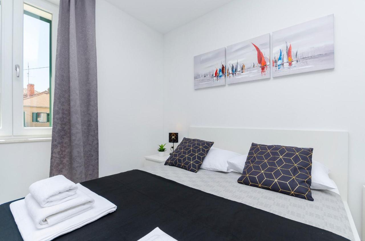 Apartments And Rooms Adriatic Suites Šibenik Extérieur photo