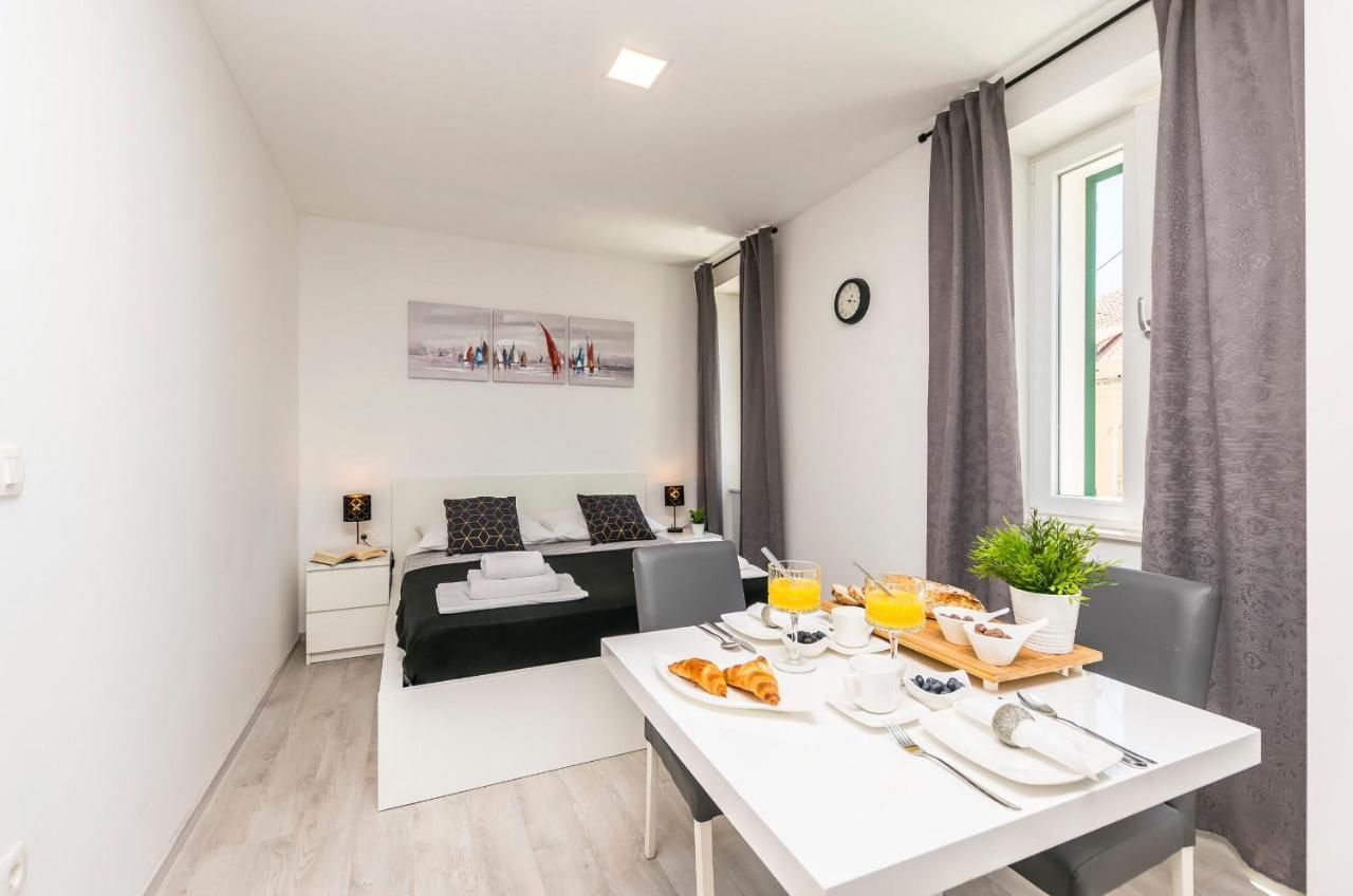 Apartments And Rooms Adriatic Suites Šibenik Extérieur photo