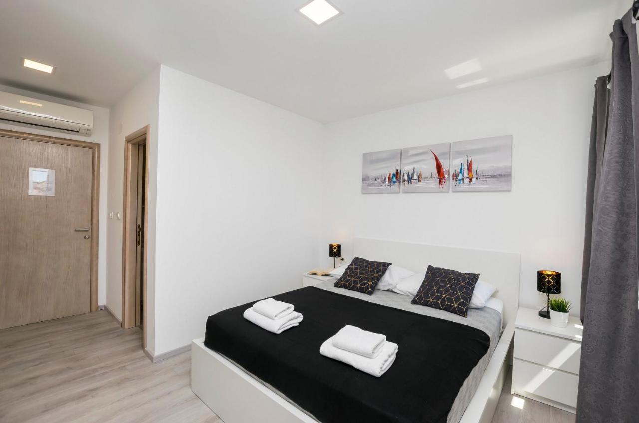 Apartments And Rooms Adriatic Suites Šibenik Extérieur photo