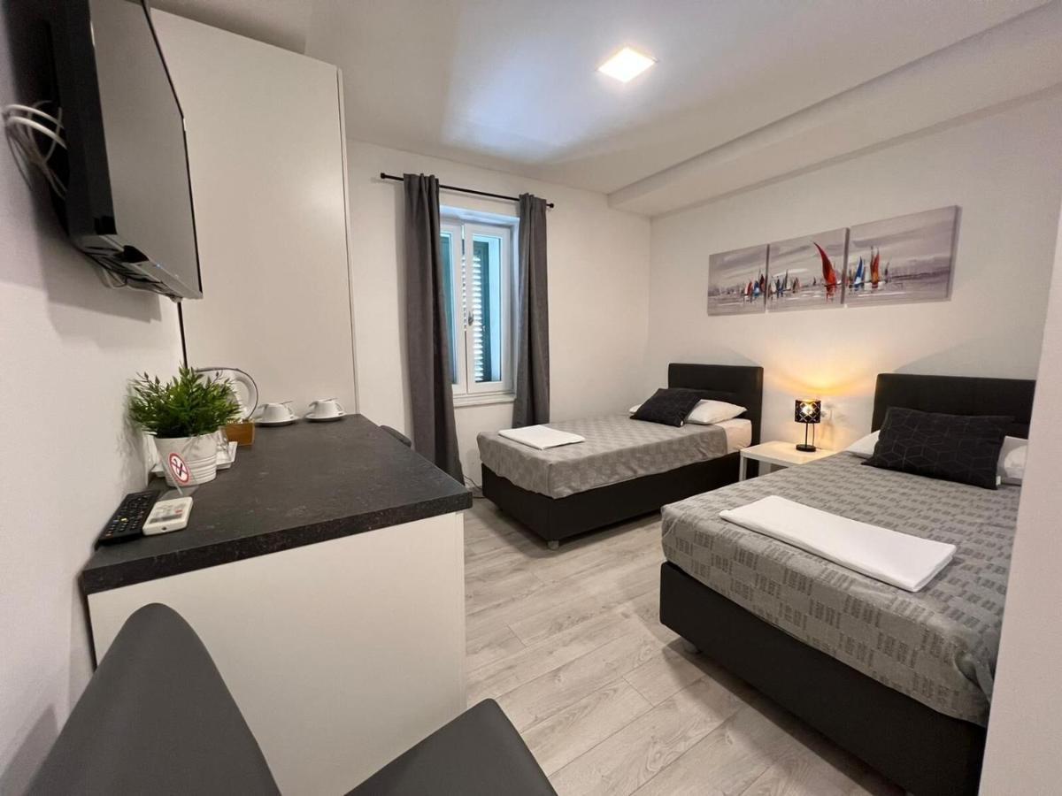 Apartments And Rooms Adriatic Suites Šibenik Extérieur photo